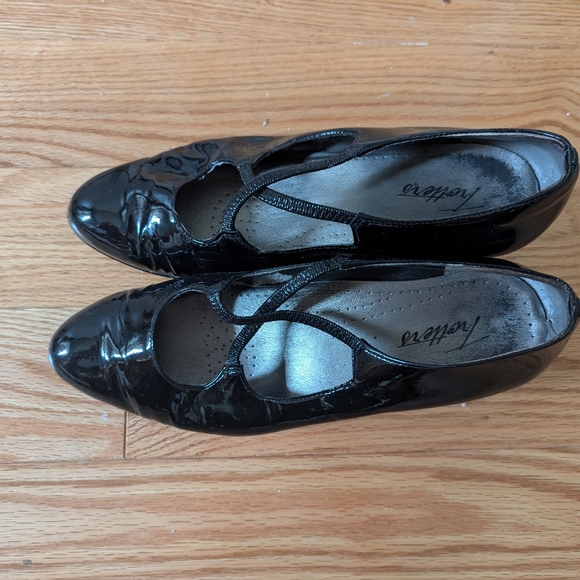 Black Patent Heels with Cross Mary Jane Style - Picture 2 of 13